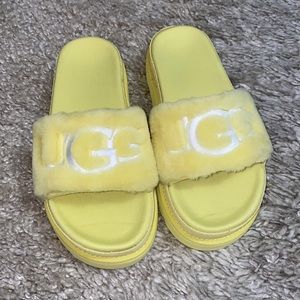 Yellow UGG slides size 7